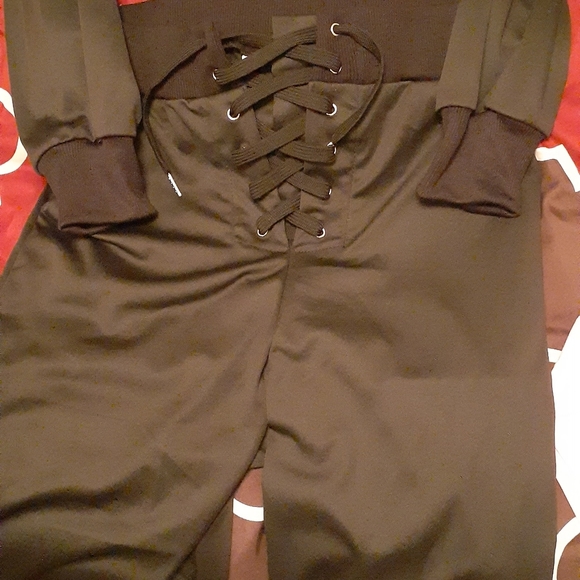 Clothes - Picture 4 of 5